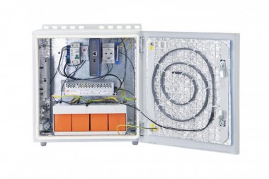 Фотография товара 'Gigalink Коммутационный шкаф с термостабилизацией и резервным питанием 48В-9Ач в промышленном исполнении IP66, GL-UPS-OFBOX-DIN/48V-9a'